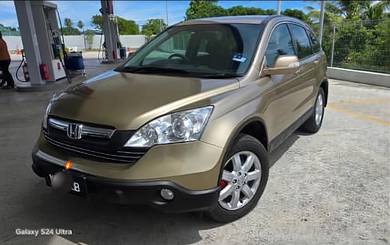 Honda CR-V i-VTEC in Kubang Kerian, KTN
