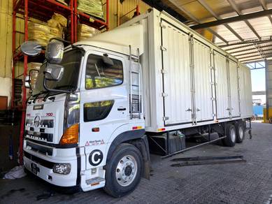 Hino 700