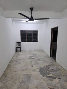 Flat For Rent in Taman Pinggiran Delima Flat