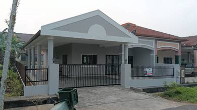 Semi-Detached House For Sale in Kuching,SWK