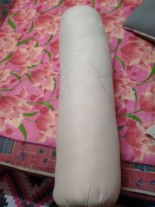 bantal peluk