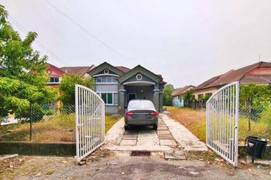 Semi-Detached House For Sale in Sungai Pelek,SGR