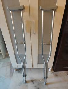 Adjustable Aluminum Underarm Crutches (Pair)
