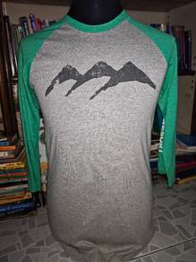 Distressed mountain graphic 3q T-Shirt.