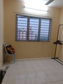 Room in Bandar Kinrara, SGR