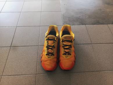 Nike DN8 Team Orange 