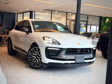 2023 Porsche Macan -