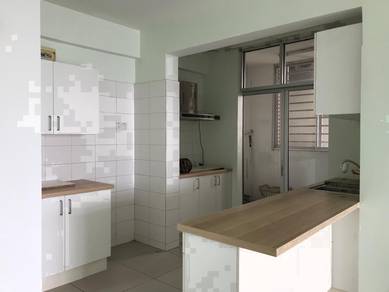 Condominium For Sale in Midfields