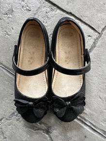 Kasut Perempuan Hitam
