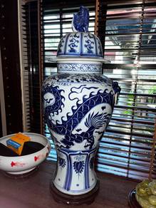 Porcelain Yuan Dynasty Mark, Guardian Lion Lid