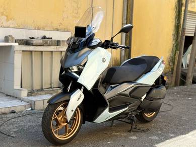Yamaha XMAX