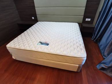 Queen Size Mattress + Divan Bed Base