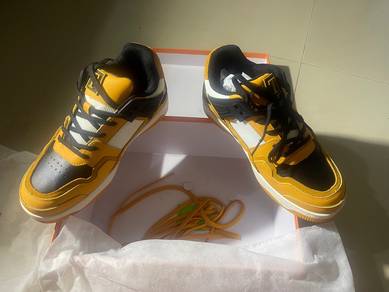 9 Tomaz Sneakers