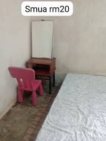 meja antik free kerusi tiggi.