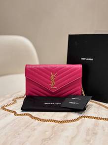 YSL Yves Saint Laurent Grain De Poudre Matelassé