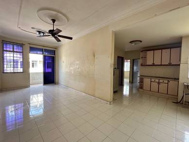 Apartment For Sale in Pangsapuri Taman Cheng Ria