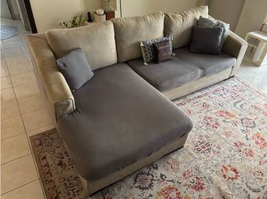 L-Shaped Sectional Sofa with Chaise + Free carpet