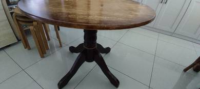 Solid wood round table 