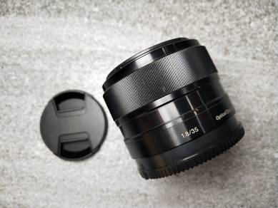 Sony E 35mm F1.8 OSS