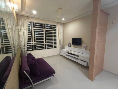 Condominium For Rent in All Seasons Park