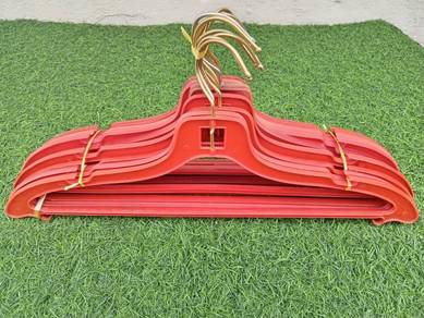 B567 Penyangkut Plastik 43 cm 10 pcs Used  Red
