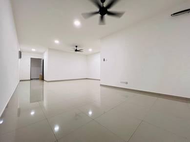 Condominium For Rent in E Park Residence