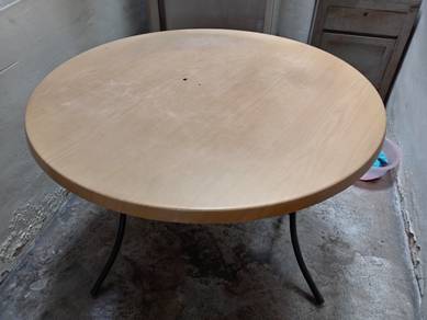 Maple Round Folding Table TC382