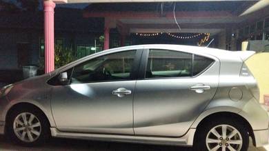 Toyota Prius c (HYBRID) in Jempol, NSN