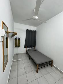 Room in Puchong, SGR