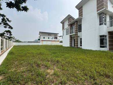 Semi-Detached House For Sale in Shah Alam,SGR