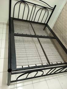 metal bed frame queen size 