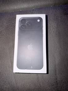 iPhone 18 pro max/black (1tb)