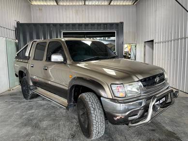 Toyota Hilux SR TURBO in Perai, PNG