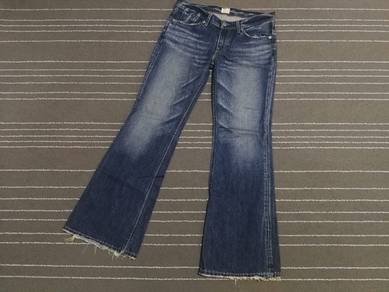 Vintage Levis Red loop boot cut ladies W33