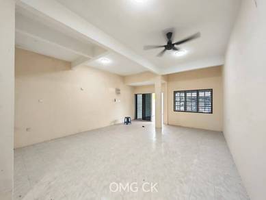 2-storey Terraced House For Sale in Banting,SGR