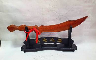 Raja Kayu Stand