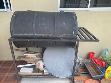 Barrel BBQ Grill