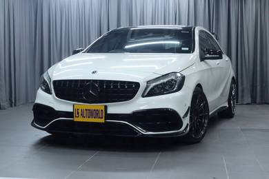 Mercedes Benz A200 200 AMG LINE (CBU) in Kota Damansara, SGR