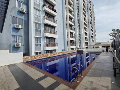 Service Residence For Sale in Sentrovue