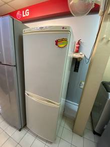 LG 340L Bottom Freezer Refrigerator - terpakai