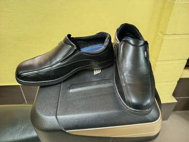 Kasut Formal Hitam Jenama XES
