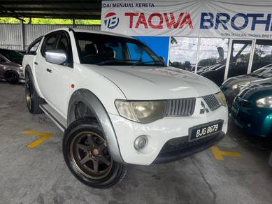 Mitsubishi Triton in Senai, JHR