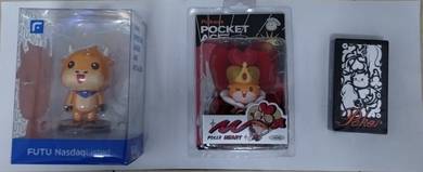 Moomoo figurines & playing cards