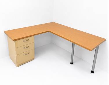 L-Shape Office Table + 2 Chairs – RM650
