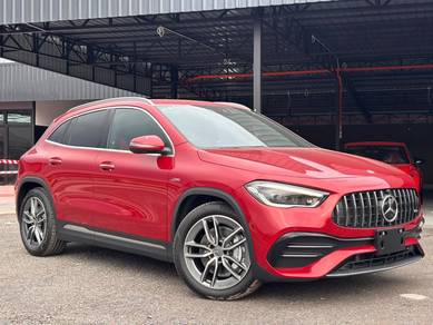 Mercedes Benz GLA35 35 AMG 4 MATIC in KLCC, KUL