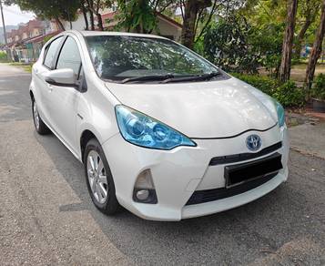 Toyota Prius c (HYBRID) in Puchong, SGR