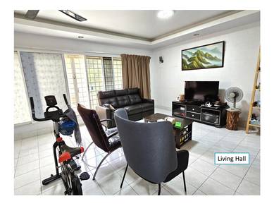 Condominium For Sale in Greenlane Park