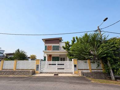 Bungalow House For Sale in Paya Rumput,MLK