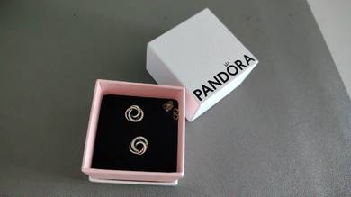 Pandora Stud Earring