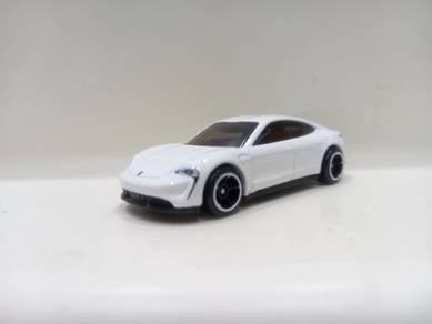 Hot Wheels Porsche Taycan Turbo S White Diecast